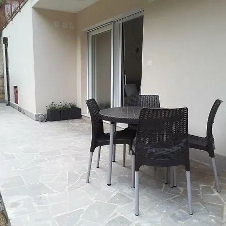 Luna, Izola, San Simon Izola