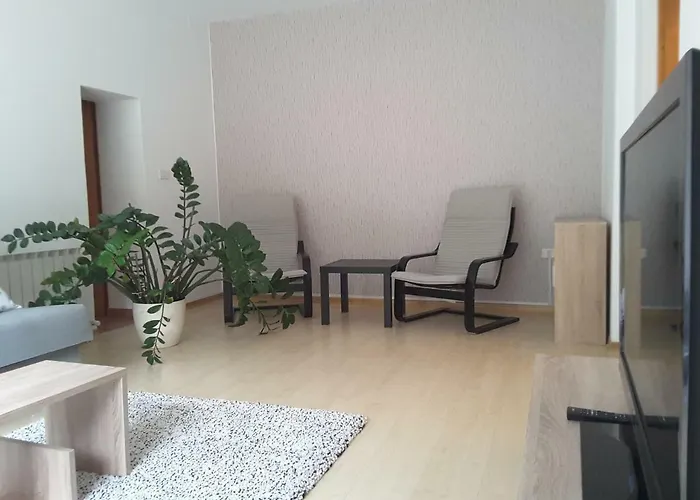 Luna, Izola, San Simon Daire