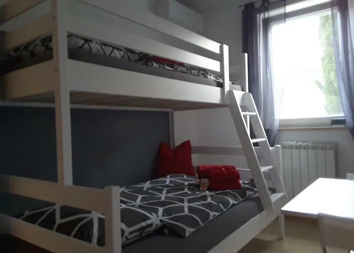 Luna, Izola, San Simon Daire *