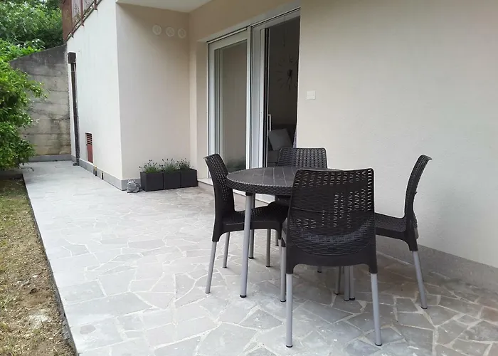 Luna, Izola, San Simon Izola